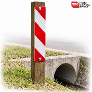 Danger Plate 200 x 800mm on 100mm Timber Post